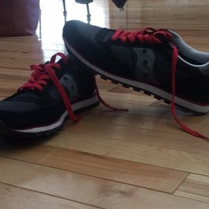 Women’s Saucony Shoes